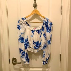 Buddy Love top with puff sleeves!